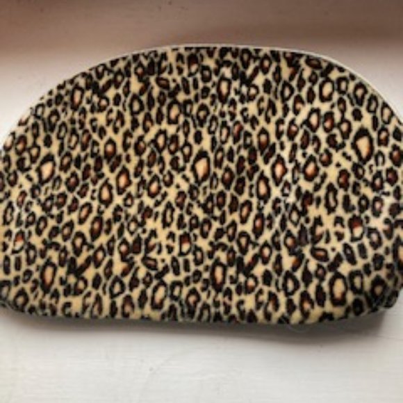 Vintage Handbags - Leopard Print Cosmetic bag, zip closure, perfect in a purse, backpack, ski bag